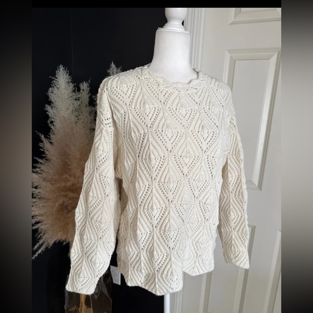 Vintage Designers Original Cream Pointelle Knit Scallop Hem Sweater 
size Large